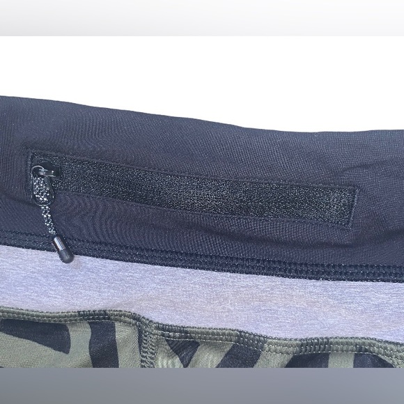 LULULEMON Athletica Capri leggings  women’s size 8 - Picture 6 of 11